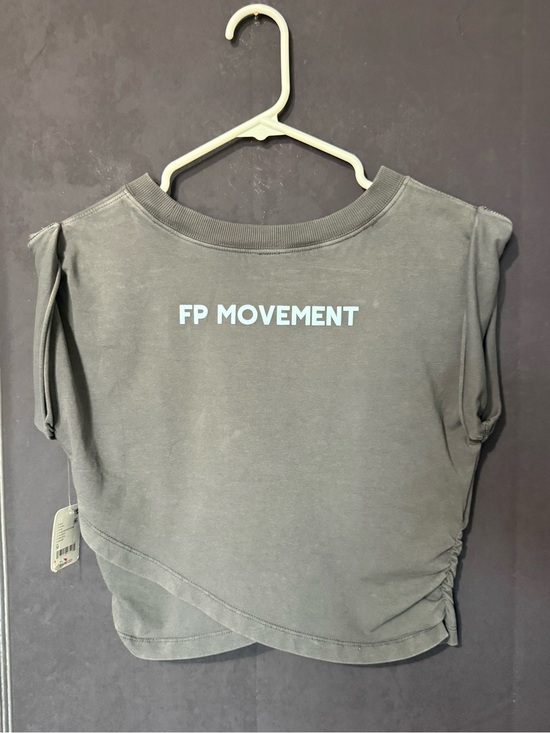 free people movement Tops - NWT FP Movement Gray Short Sleeve Logo Crop Tee